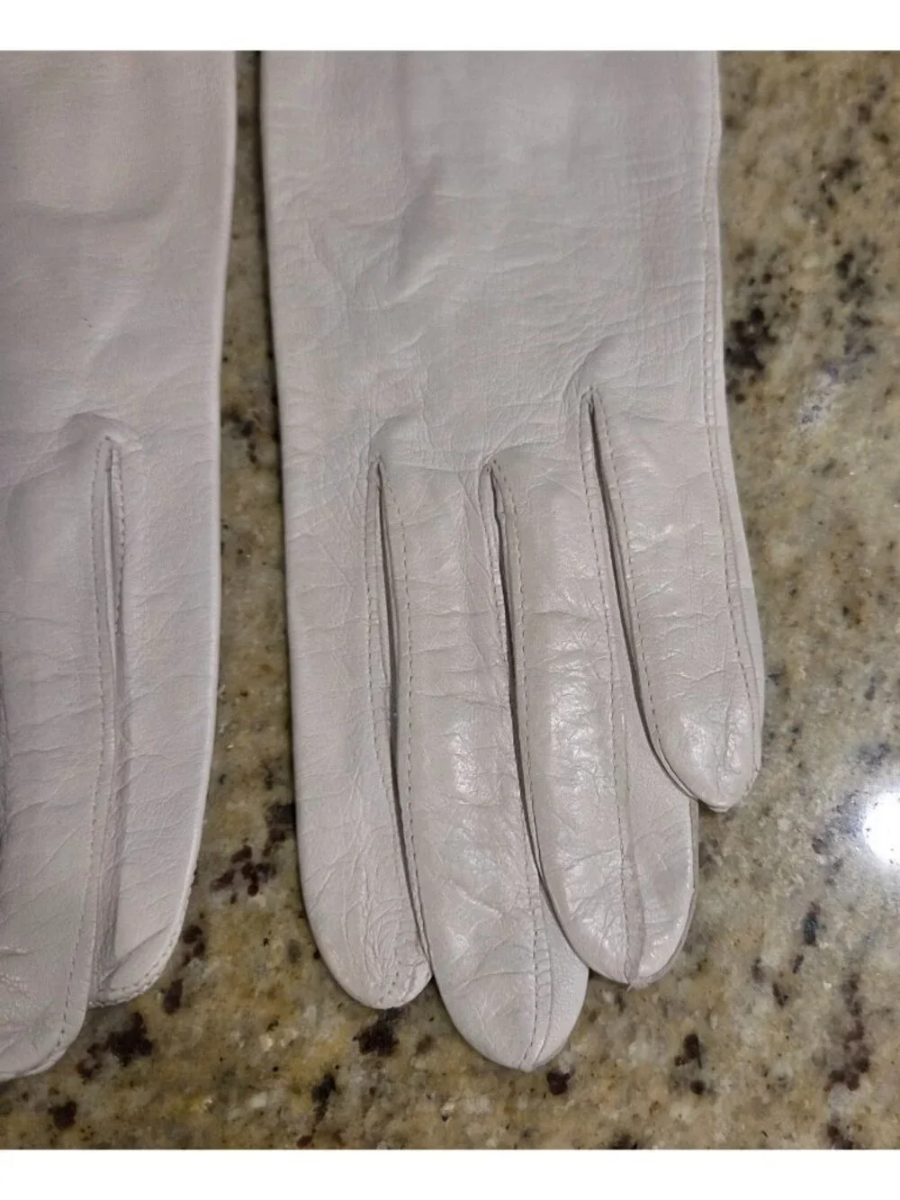 Vintage Womens Size XS S Gray Sof Leather Formal Gloves Wrist Pearly Button